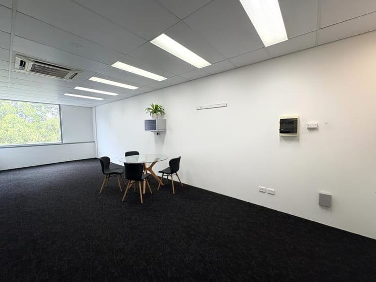 Click to view all images Brookvale NSW 2100 - Image 1