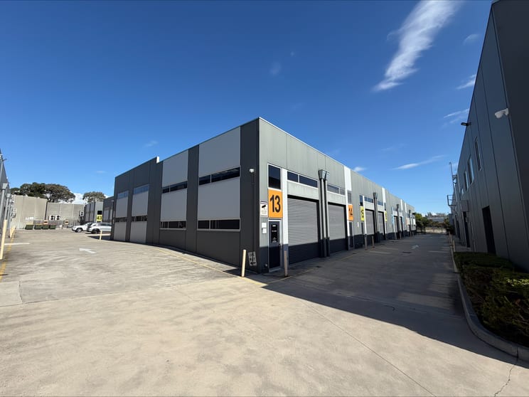 Click to view all images 13/6-14 Wells Road Oakleigh VIC 3166 - Image 1