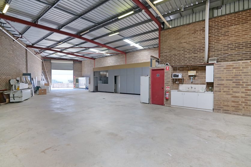 2/11 Anvil Way Welshpool WA 6106 - Image 3