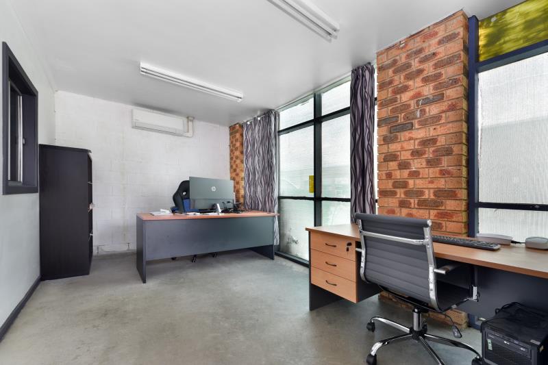 Click to view all images 15/22-24 Rhur Street Dandenong South VIC 3175 - Image 3
