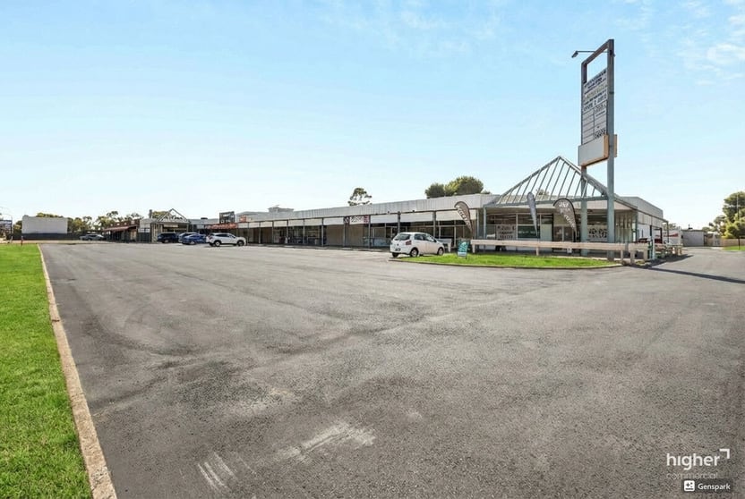 Click to view all images 240 Peachey Road Smithfield Plains SA 5114 - Image 3