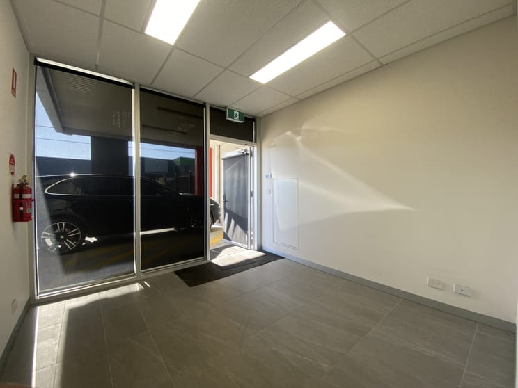 Click to view all images 83 Davies Avenue Sunshine North VIC 3020 - Image 3
