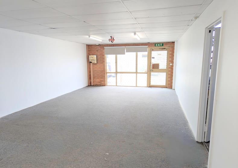Click to view all images Unit 4a/19 Kent Way Malaga WA 6090 - Image 3