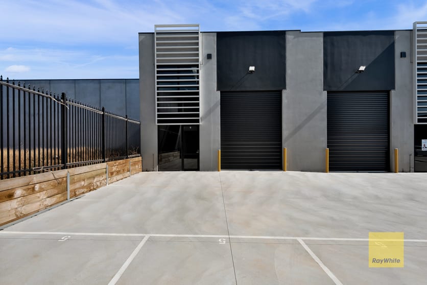 Click to view all images Unit 5/47 Apex Drive Truganina VIC 3029 - Image 1