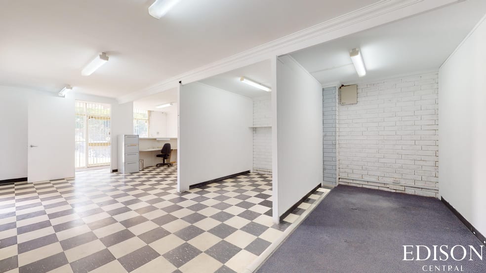Click to view all images Unit 10/11-17 Canvale Road Canning Vale WA 6155 - Image 3