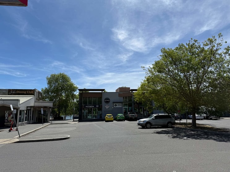 Click to view all images Unit 8/102 Emu Bank Belconnen ACT 2617 - Image 2