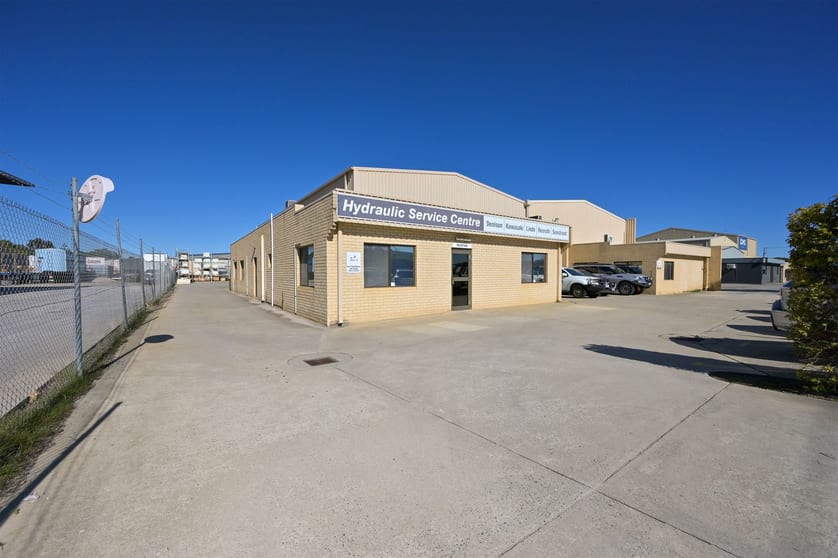 Click to view all images 29 Eva Maddington WA 6109 - Image 3