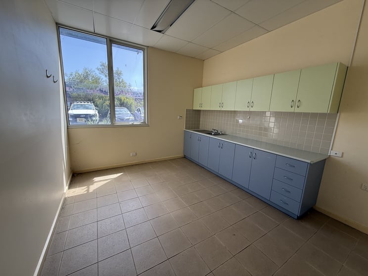 Click to view all images 1/248 Clyde Road Berwick VIC 3806 - Image 3