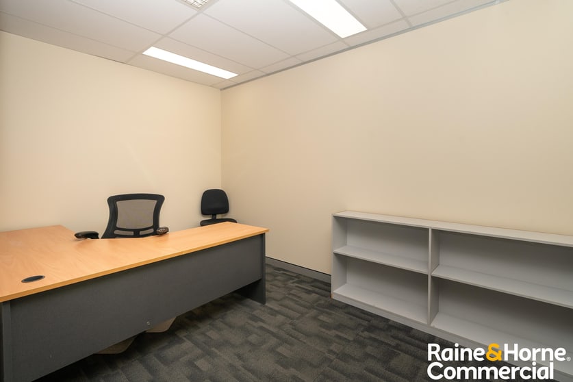 Click to view all images Suite 2/8 Fitzhardinge Street Wagga Wagga NSW 2650 - Image 3