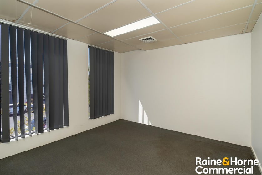 Click to view all images Suite 3/8 Fitzhardinge Street Wagga Wagga NSW 2650 - Image 3