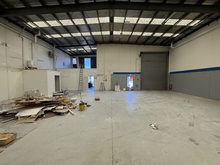 Click to view all images 2/88 Brunel Road Seaford VIC 3198 - Image 2