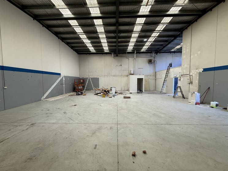 Click to view all images 2/88 Brunel Road Seaford VIC 3198 - Image 3
