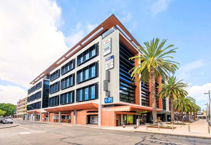 Click to view all images 3/177 High Street Fremantle WA 6160 - Image 2