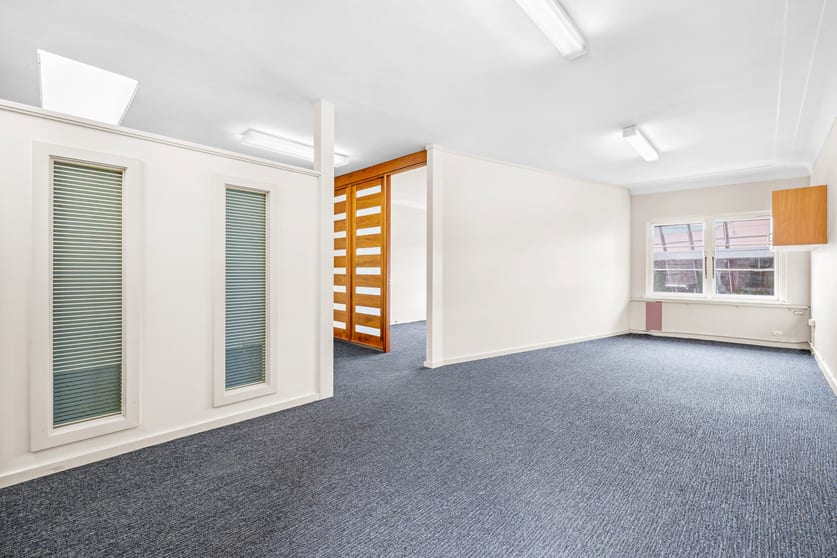 Click to view all images 2/2A Hillview Road Eastwood NSW 2122 - Image 3