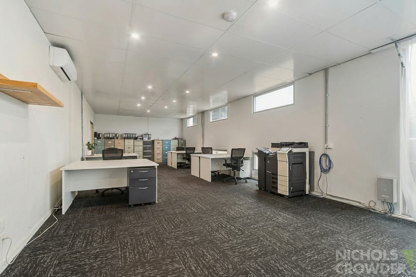 Click to view all images 1/95 Hartnett Drive Seaford VIC 3198 - Image 3