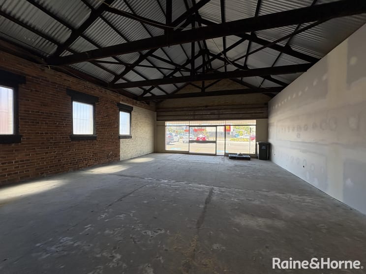 Click to view all images 55 Targo Street Bundaberg Central QLD 4670 - Image 3