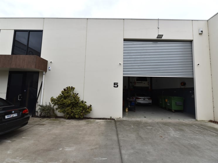 Click to view all images 5/7-13 Ponting Street Williamstown VIC 3016 - Image 2