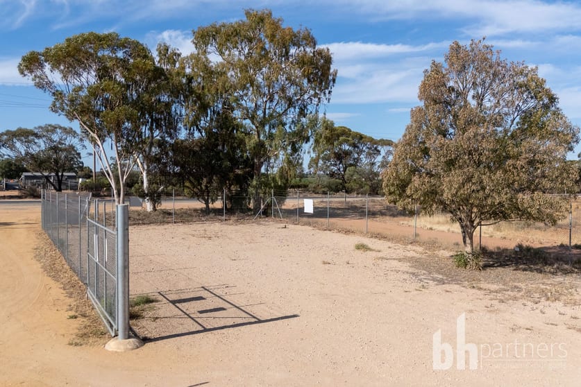 Click to view all images 18412 Sturt Highway Monash SA 5342 - Image 3