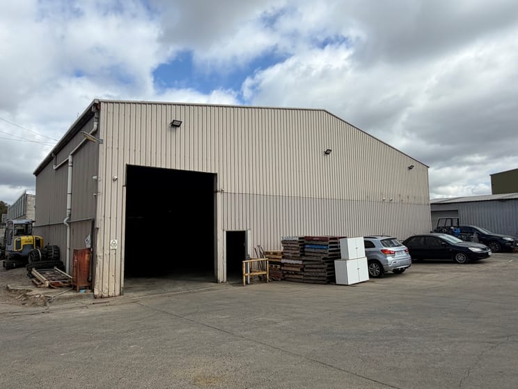 Click to view all images 2/225 Colchester Road Kilsyth VIC 3137 - Image 1