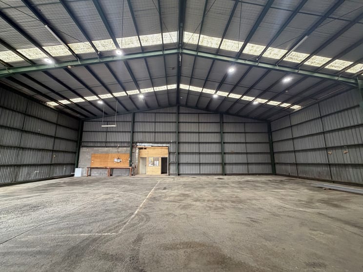 Click to view all images 2/225 Colchester Road Kilsyth VIC 3137 - Image 2