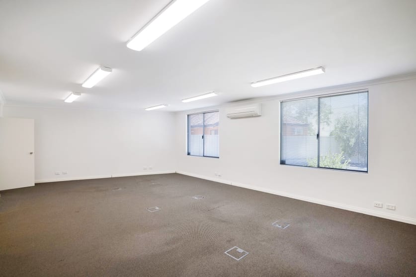 Click to view all images 52 Oswald Street Innaloo WA 6018 - Image 3