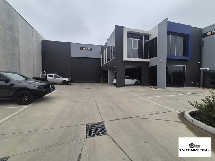 Click to view all images 3 Camino Crescent Cranbourne West VIC 3977 - Image 1