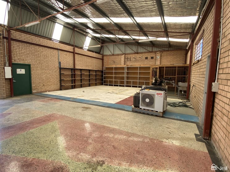 Click to view all images 1/12 Keates Road Armadale WA 6112 - Image 3