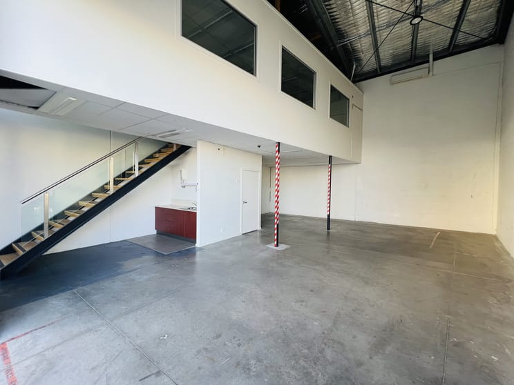 10/9 Woolboard Road Port Melbourne VIC 3207 - Image 2