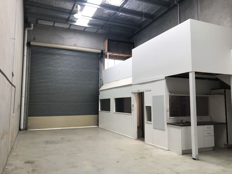 Click to view all images 11/12 Stanton Road Seven Hills NSW 2147 - Image 2