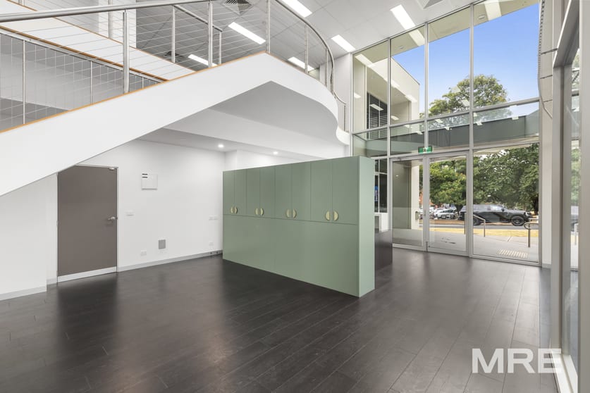 Click to view all images 2/16 Langmore Lane Berwick VIC 3806 - Image 3