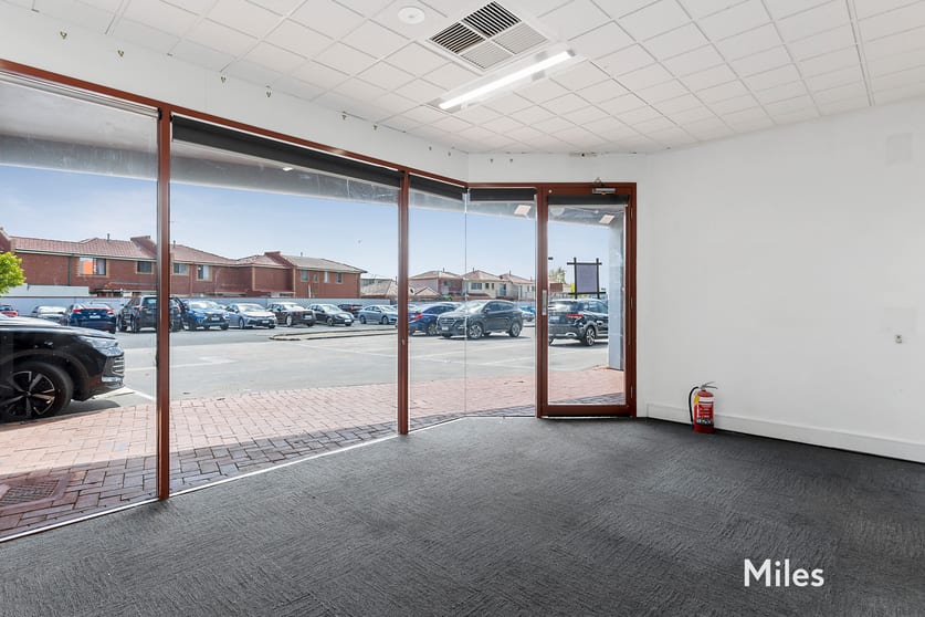 Click to view all images 311 Spring Street Reservoir VIC 3073 - Image 3