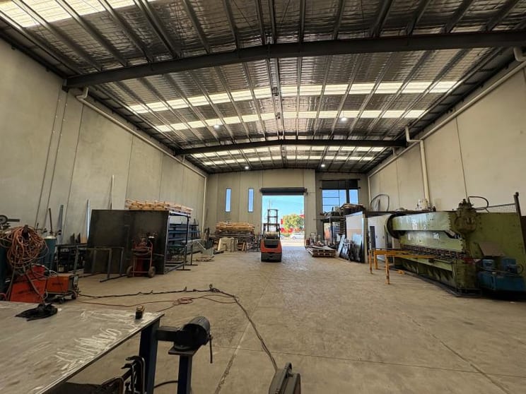 Click to view all images Unit D/1-3 Livestock Way Pakenham VIC 3810 - Image 2