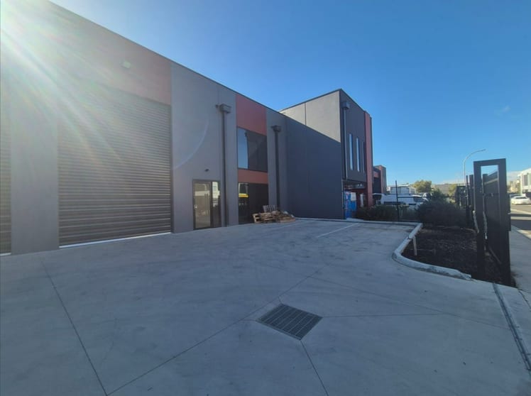 Click to view all images 1/10 Trade Way Cranbourne West VIC 3977 - Image 1