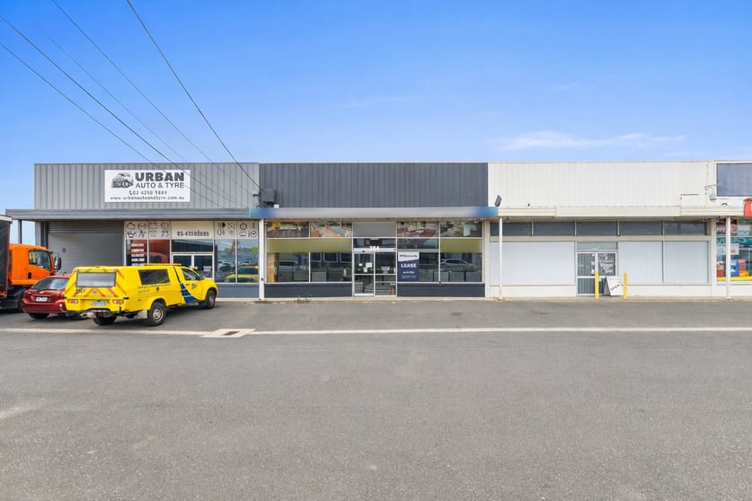 Click to view all images 384 Thompson Road North Geelong VIC 3215 - Image 1