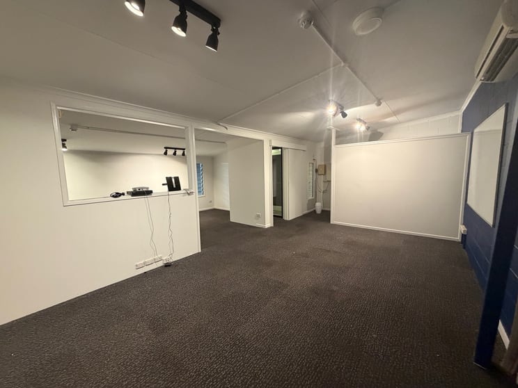 Click to view all images 7/53 Meadow Avenue Coopers Plains QLD 4108 - Image 3