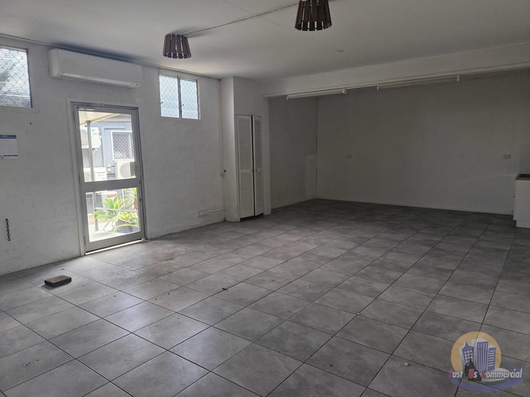 Click to view all images 3/130 Churchill Street Childers QLD 4660 - Image 3