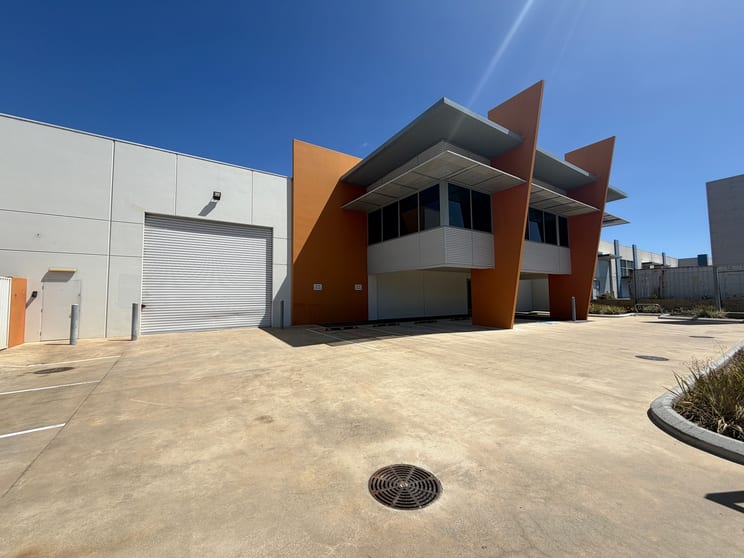 Click to view all images 49 Horus Bend Bibra Lake WA 6163 - Image 1