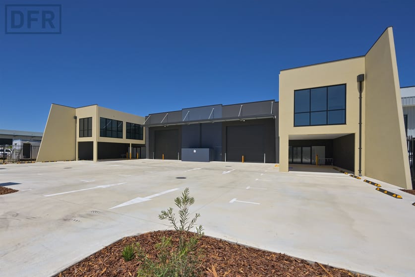 Click to view all images 1/11 Lodge Drive East Rockingham WA 6168 - Image 2