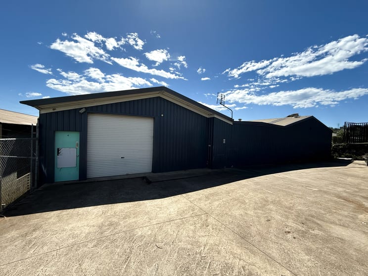Click to view all images 4/6 Orangegrove Avenue Unanderra NSW 2526 - Image 2
