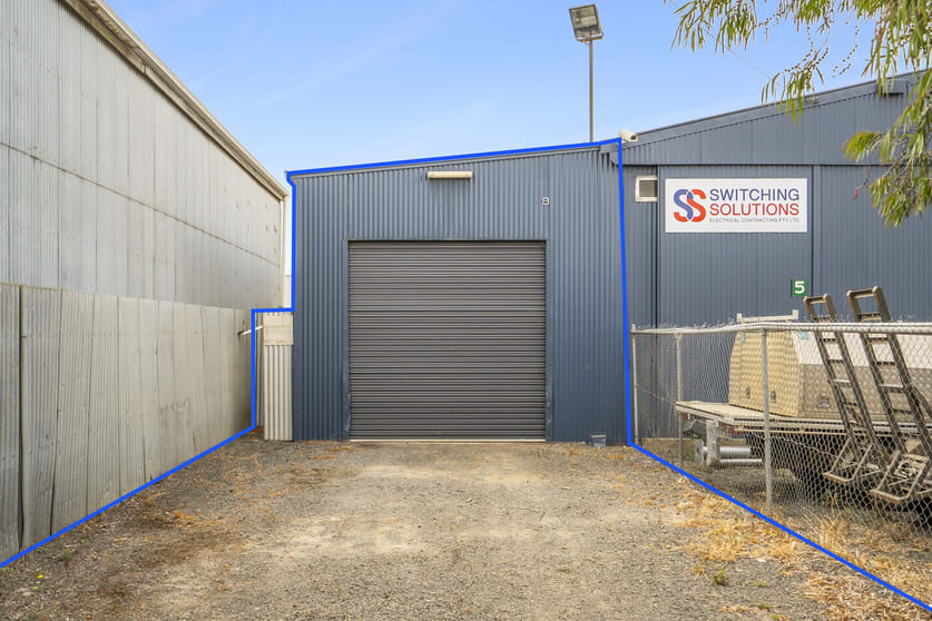 Click to view all images Part 5 Moon Street Moolap VIC 3224 - Image 1