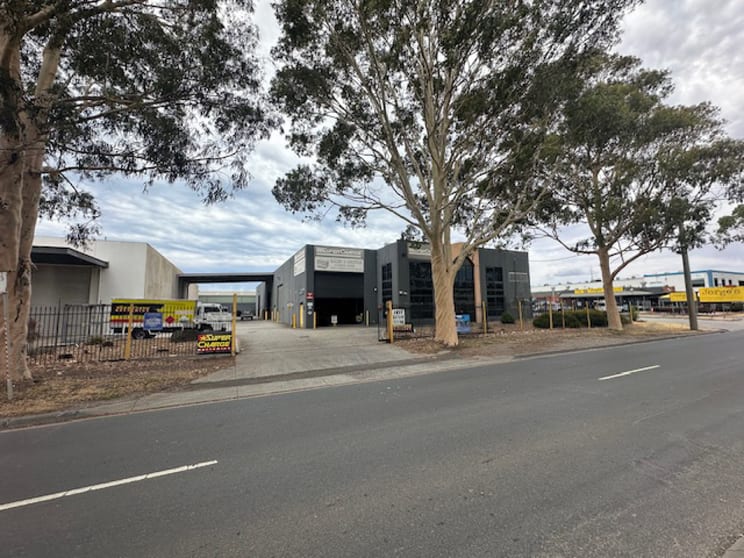 Click to view all images Part 545 Somerville Road Sunshine West VIC 3020 - Image 2