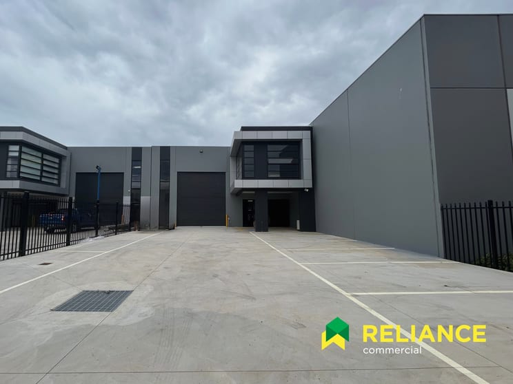 Click to view all images 11c Apex Drive Truganina VIC 3029 - Image 1