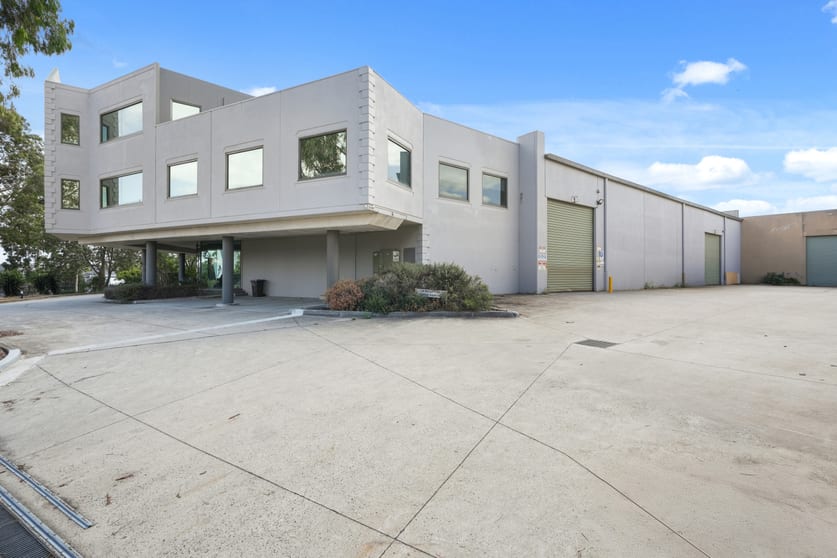 Click to view all images 32 Northgate Drive Thomastown VIC 3074 - Image 3