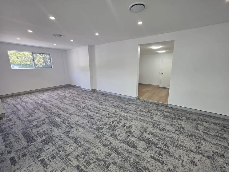 Click to view all images 37 Bundall Road Bundall QLD 4217 - Image 3