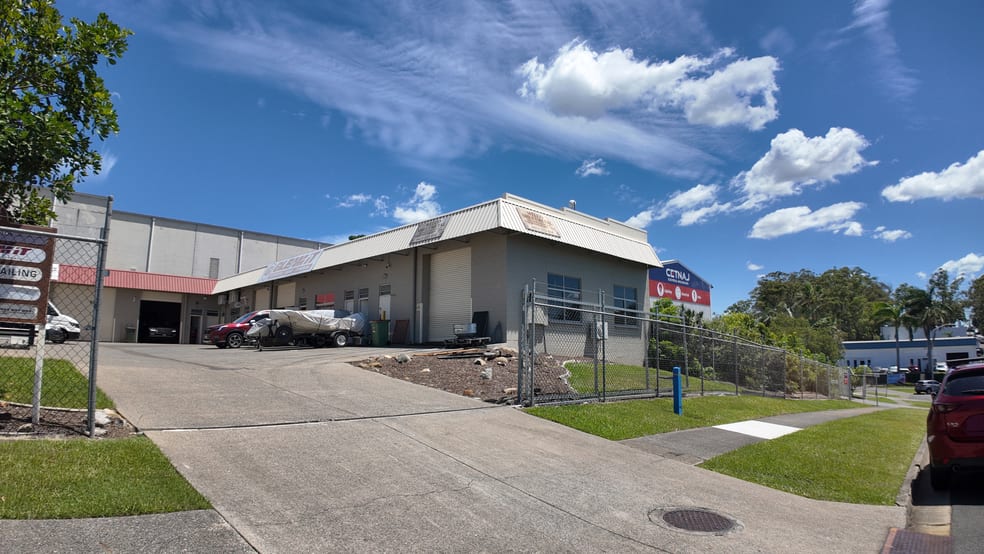 Click to view all images Ashmore QLD 4214 - Image 3