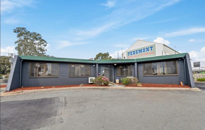 Click to view all images 6 Barrow Place Queanbeyan East NSW 2620 - Image 2