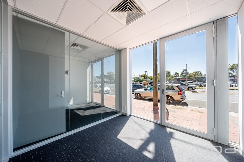 Click to view all images 1B Werribee Street South Werribee VIC 3030 - Image 2