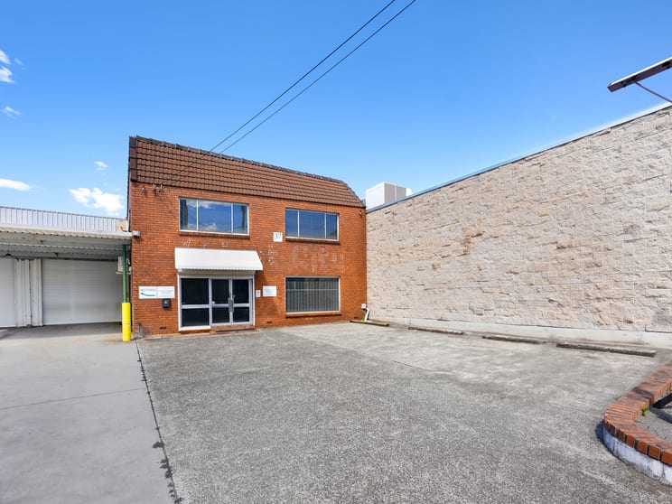 Click to view all images 37 Ellen Street Wollongong NSW 2500 - Image 1