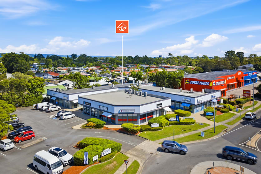 Click to view all images 5/2 Executive Drive Burleigh Heads QLD 4220 - Image 1