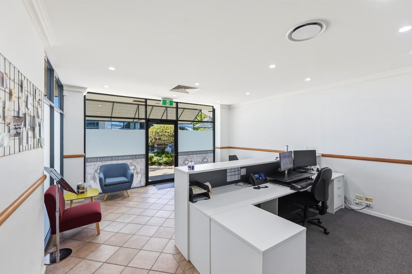 Click to view all images 5/2 Executive Drive Burleigh Heads QLD 4220 - Image 3
